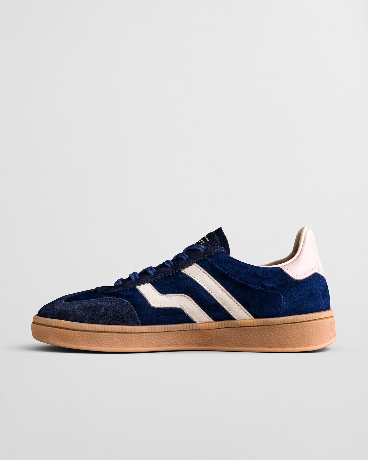 Cuzima Velvet Sneakers